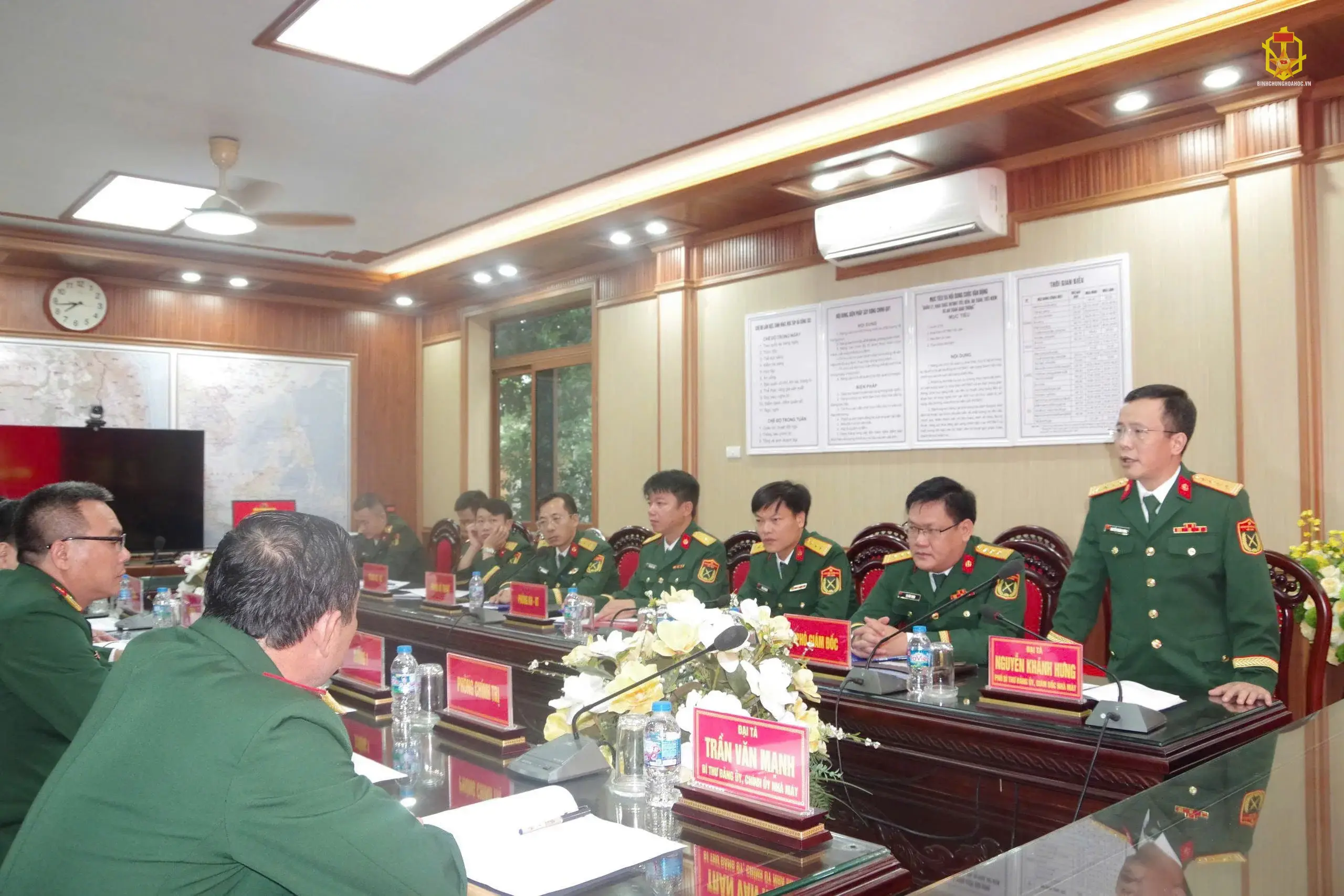 ĐẢNG BỘ NHÀ MÁY X61 TỔ CHỨC LỄ TRAO TẶNG HUY HIỆU 30 NĂM TUỔI ĐẢNG